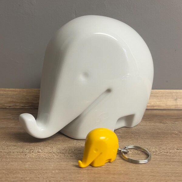 Design classic Elephant Drumbo piggy bank, porcelain, Colani design + key ring + spare key