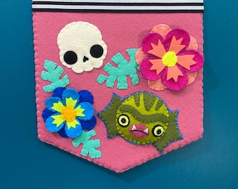 Felt Banner, Tropical Creature, Skull, Flowers, Tiki Bar Art, Summer Halloween Decor