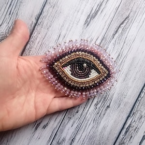 Broche oeil mauvais oeil Broche oeil violet Broche brodée
