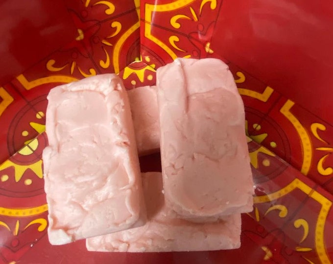 Raspberry Fudge *nut free* 1/2 pound