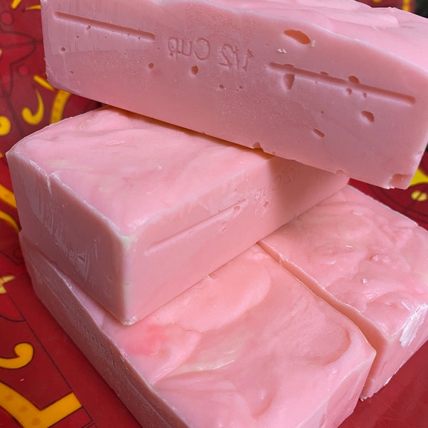 Strawberry Fudge *nut free * 1/2 pound