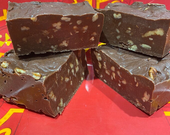 Milk chocolate fudge with pecans 1 pound