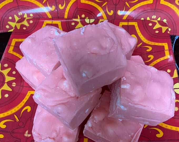 Strawberry Marshmallow Fudge *nut free* 1/2 pound