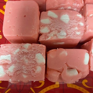 Strawberry Marshmallow Fudge *nut free* 1/2 pound