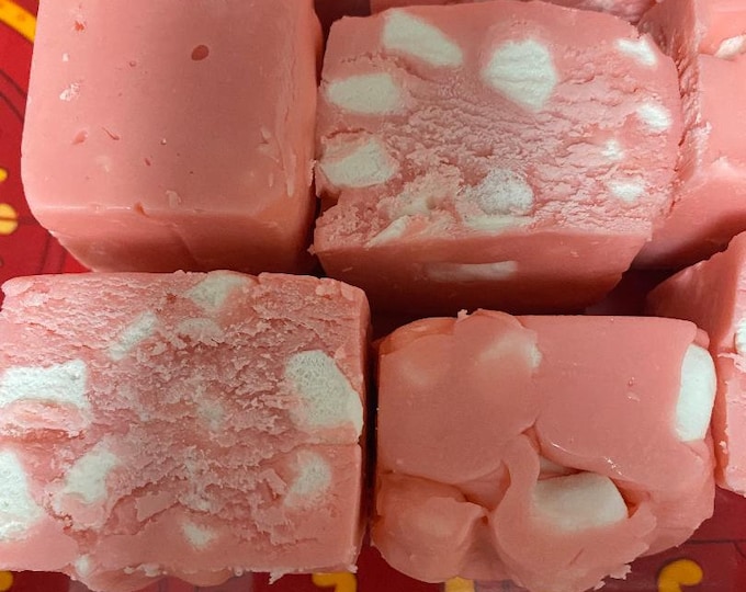 Strawberry Marshmallow Fudge *nut free* 1/2 pound