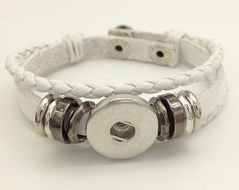 Snap Bracelet White Leather Snap Bracelet, Adjustable, Silvertone.  Fits 18mm Ginger snaps, Noosa, Magnolia & Vine, B51-CM/B/MW/A