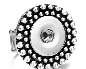 Snap Ring Adjustable Stretchy Ring, Studded Snap Ring, Silvertone.  Fits 18mm Ginger Snaps, Noosa, Magnolia & Vine, M3-MW