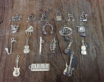 Music Charms, Band Mom, Guitar, Jazz, Headphones, Musical Note, Microphone, Drums, Piano, Violin, Sax, French Horn, Trumpet, Silvertone, #3
