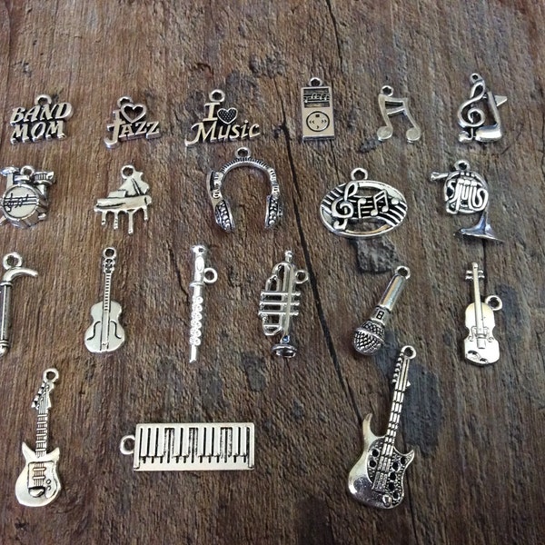 Music Charms, Band Mom, Guitar, Jazz, Headphones, Musical Note, Microphone, Drums, Piano, Violin, Sax, French Horn, Trumpet, Silvertone, #3