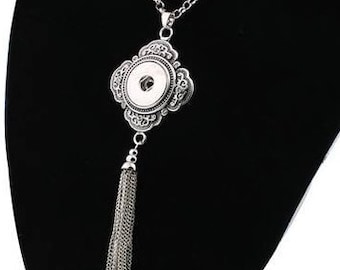 Snap Necklace Quatrefoil Tassel Snap Necklace, 24" Link Chain, Silvertone. Fits 18-20mm Ginger Snaps, Noosa Magnolia and Vine  N19-A