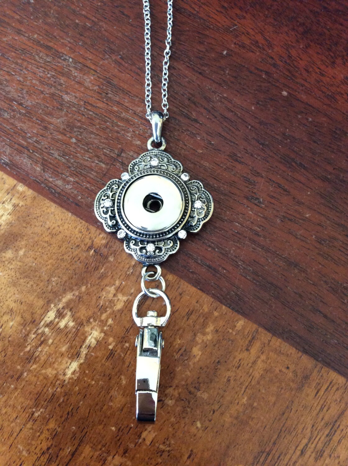 Lanyard Snap Necklace, Badge Holder Quatrefoil Snap Lanyard w/24 Link