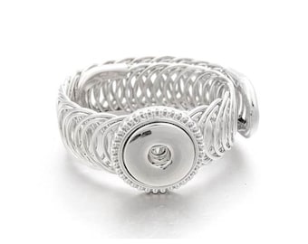 Spiral Bangle Snap Bracelet, Snap Jewelry Bracelet, Silvertone.  Fits 18mm Ginger Snaps, Noosa, Magnolia & Vine, Chunks, B50-P/B/A