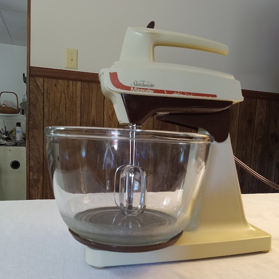 Sunbeam Mixmaster Convertible Mixer /vintage Mixer 1970's/stand or Hand  Mixer/glass Bowl/beige & Brown/retro Kitchen 