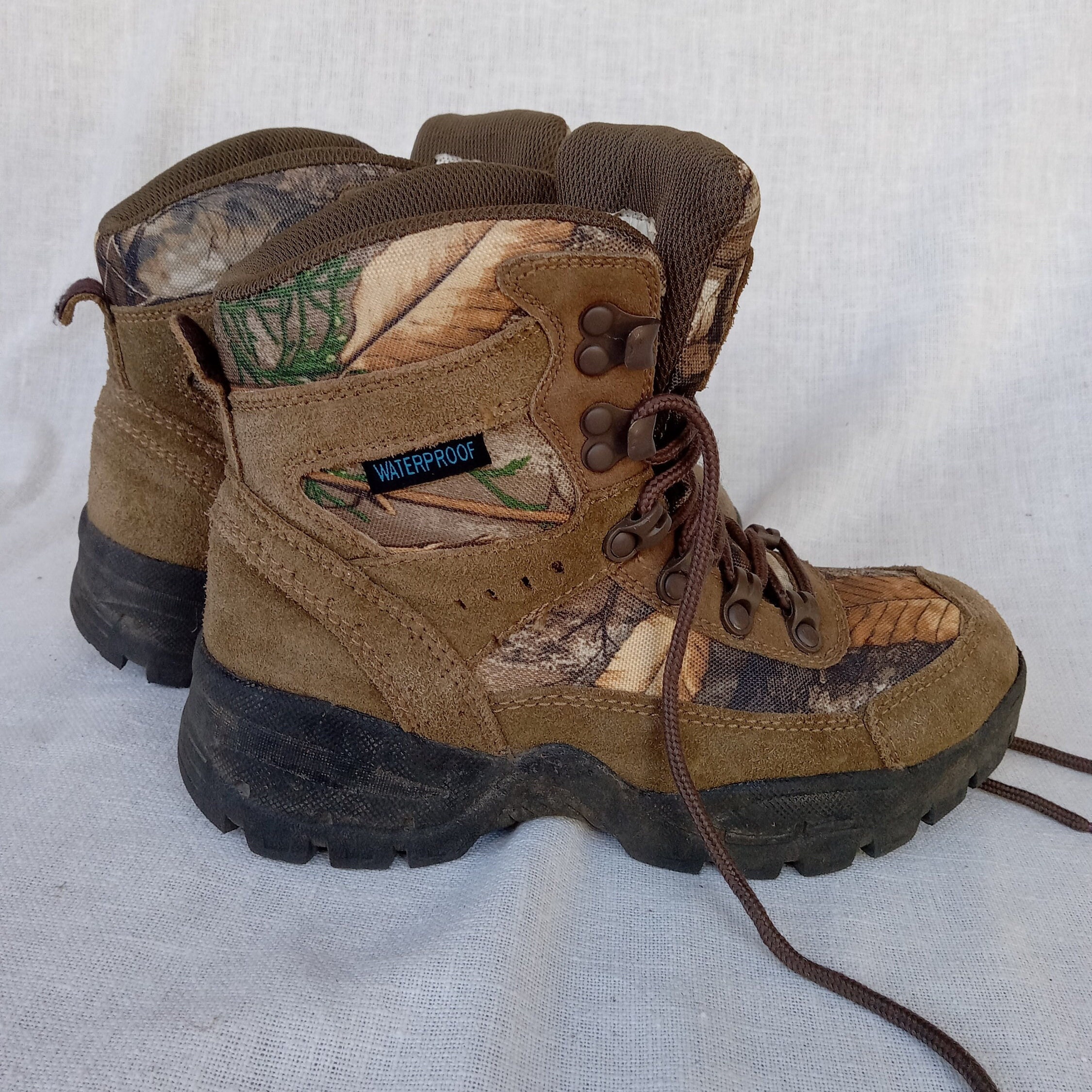 Hunters Choice Waterproof Boots youth Size 4 como Print Suede Trim winter Boots hiking Boots Etsy Canada