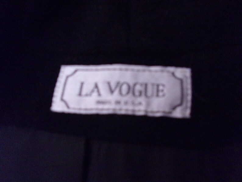 May include: A white label with black text that reads "LA VOGUE" and "Made in U.S.A."