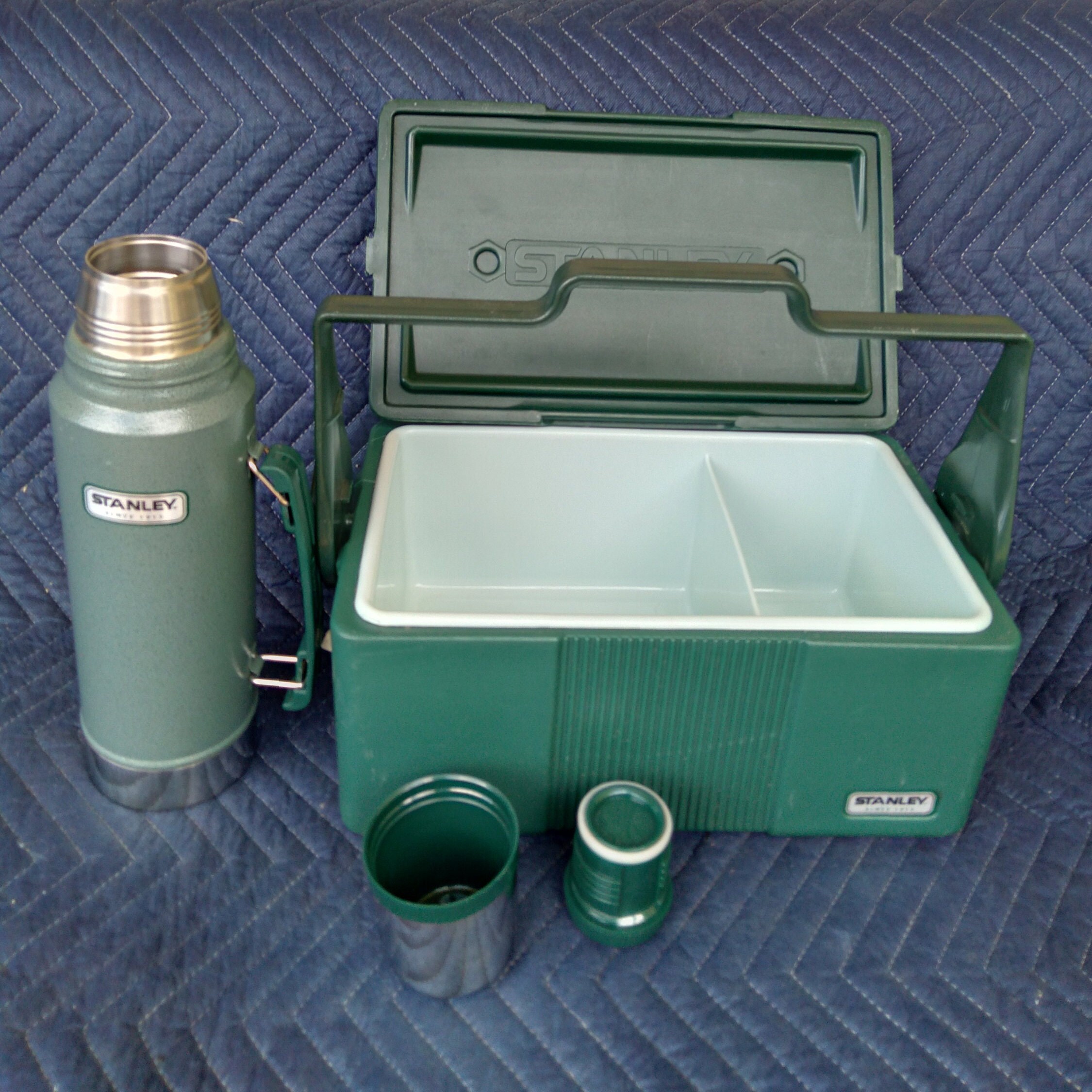 CLASSIC LUNCH BOX AND VACUUM THERMOS BY STANLEY