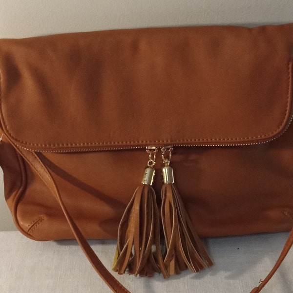 Vegan Leather Cognac Crossbody Purse/Unused with Tags/Zipper Flap Tassel Pulls/Interior Zipper and Pouch/Fall Bag