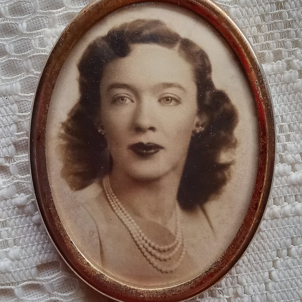 Vintage Photograph of Beautiful Young Woman/Small Portrait/1940's /Somebody's Girlfriend