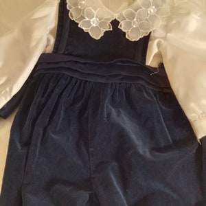 Vintage Baby Girls Outfit/Dark Blue Velvet Overall bloomer Pants,White Lace Colllar Blouse/Size 12 months