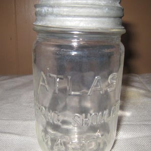 Atlas Strong Shoulder Glass Pint Jar, Zinc Lid, Storage Jar