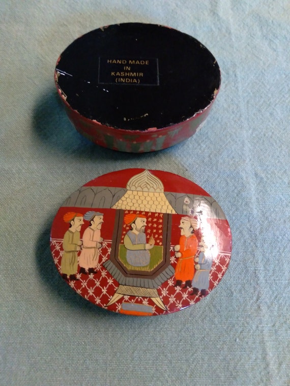 Paper Mache Lacquered Box/Made in Kashmir(India)/ Han… Gem