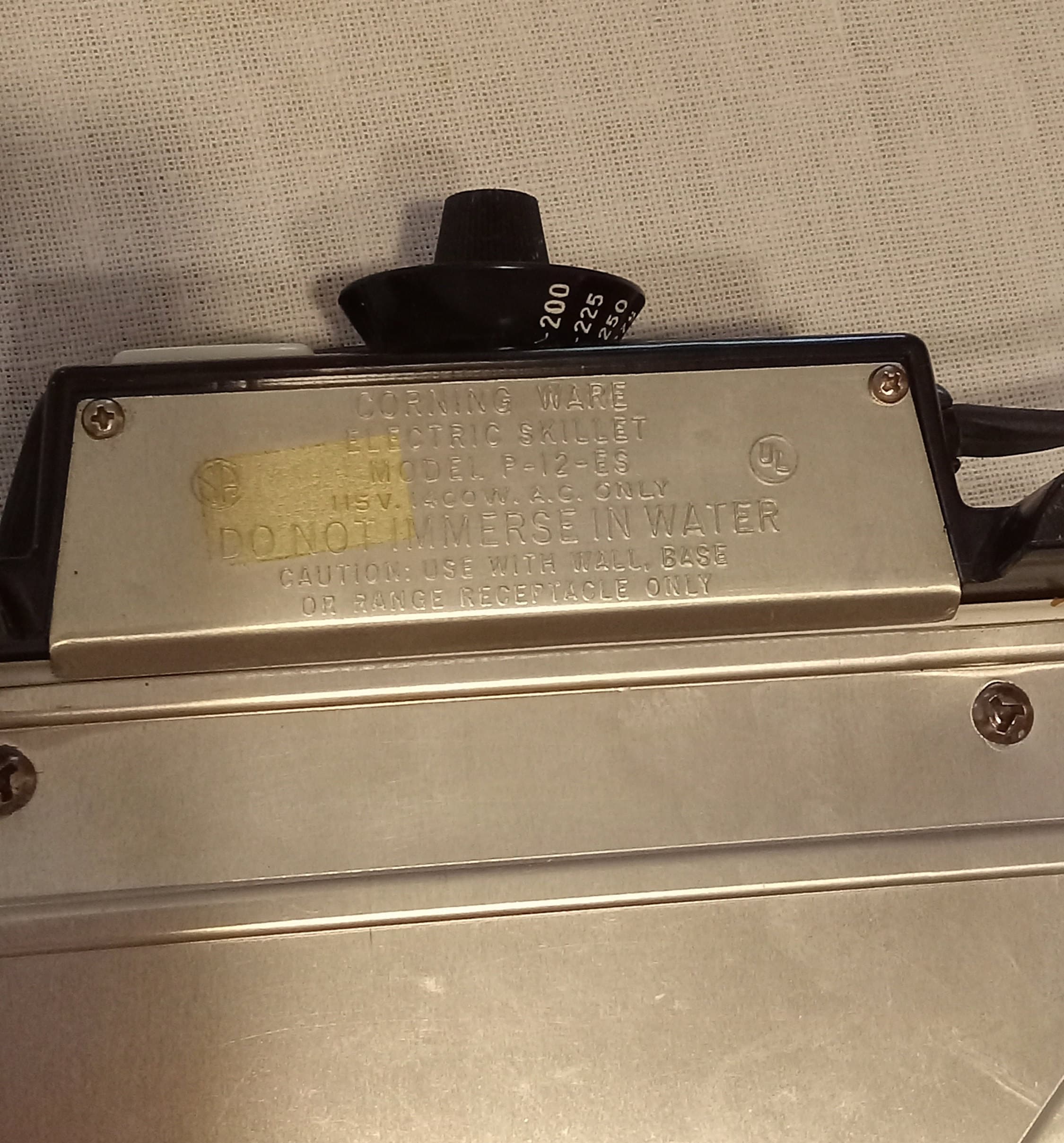 Corning Ware Electromatic Skillet/heat and Cook on Table or