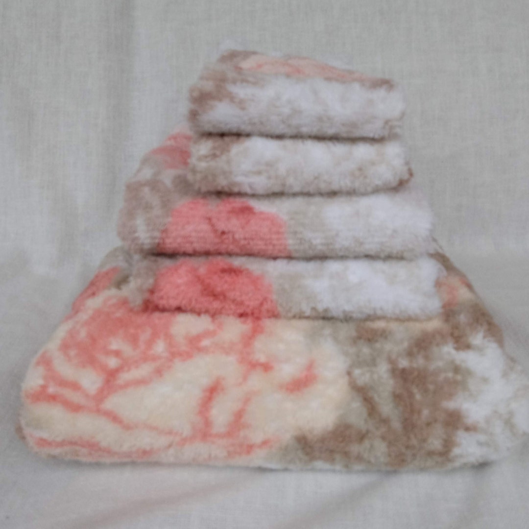 Fieldcrest Royal Velvet/pink Roses/set of 5 Towels/1 Bath,2 Hand, 2