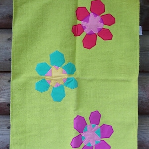 Green Woven Mat with Appliquéd Flowers/Boho Wall Hanging/Bath Mat/Hippie Décor