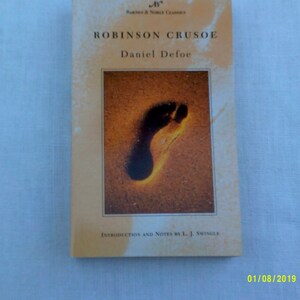 Robinson Crusoe/Daniel Defoe/Marooned on Deserted Island/Paperback/Classic Adventure Book