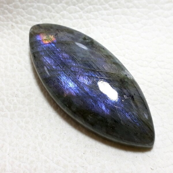 54.15 Carat 100% Natural Purple Labradorite Gemstones 45x20x8.5 mm Smooth Polish Stones Unique Labradorite Gems Labradorite Palm