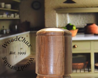 Saliera/Macinapepe in legno di noce nero, realizzata a mano. VEDI VIDEO 935