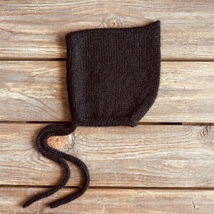 Pure Alpaca Baby Pixie Bonnet: Gender Neutral Pointy Baby Hat ブラック