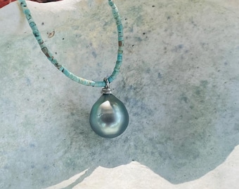 Collar de perlas de Tahití: gancho de plata esterlina, cuentas heishi turquesas
