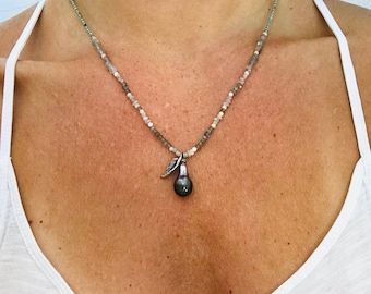 Collar de perlas de Tahití: plata de ley, diamante en bruto y labradorita