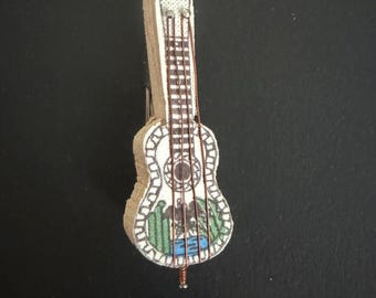 Mini guitar pin