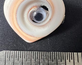 shell heart googly eye pin