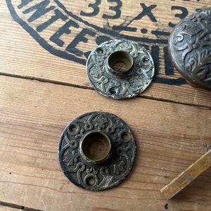 1890s Pair of Star Brass Rosettes and Door Knobs J-21700 image 3