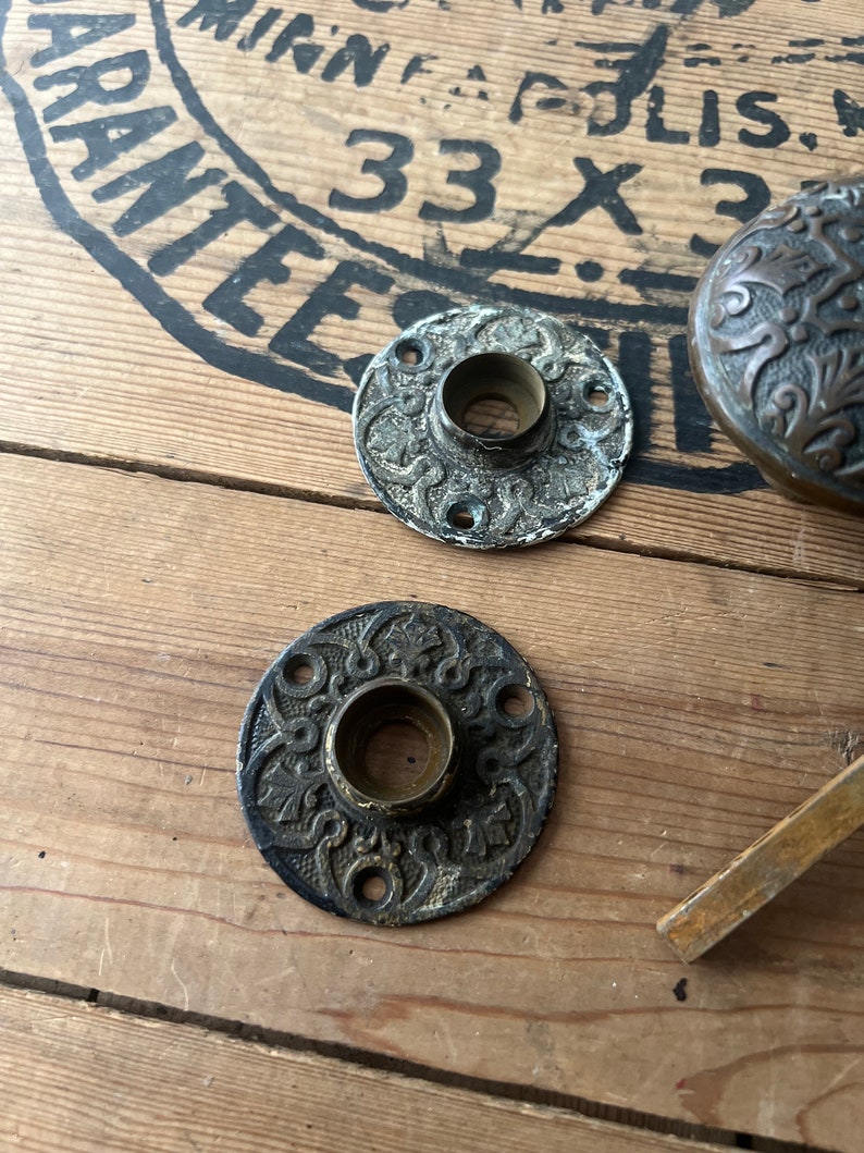 1890s Pair of Star Brass Rosettes and Door Knobs J-21700 image 3