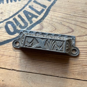 1890s Oriental Cast Iron R&E Victorian Drawer Pull image 3