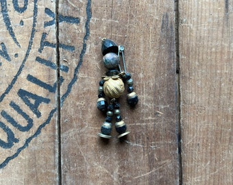 vintage Folk Art Broche figurative faite maison