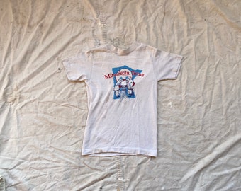 Vintage 1970s Minnesota Twins Thrashed Kids T Shirt
