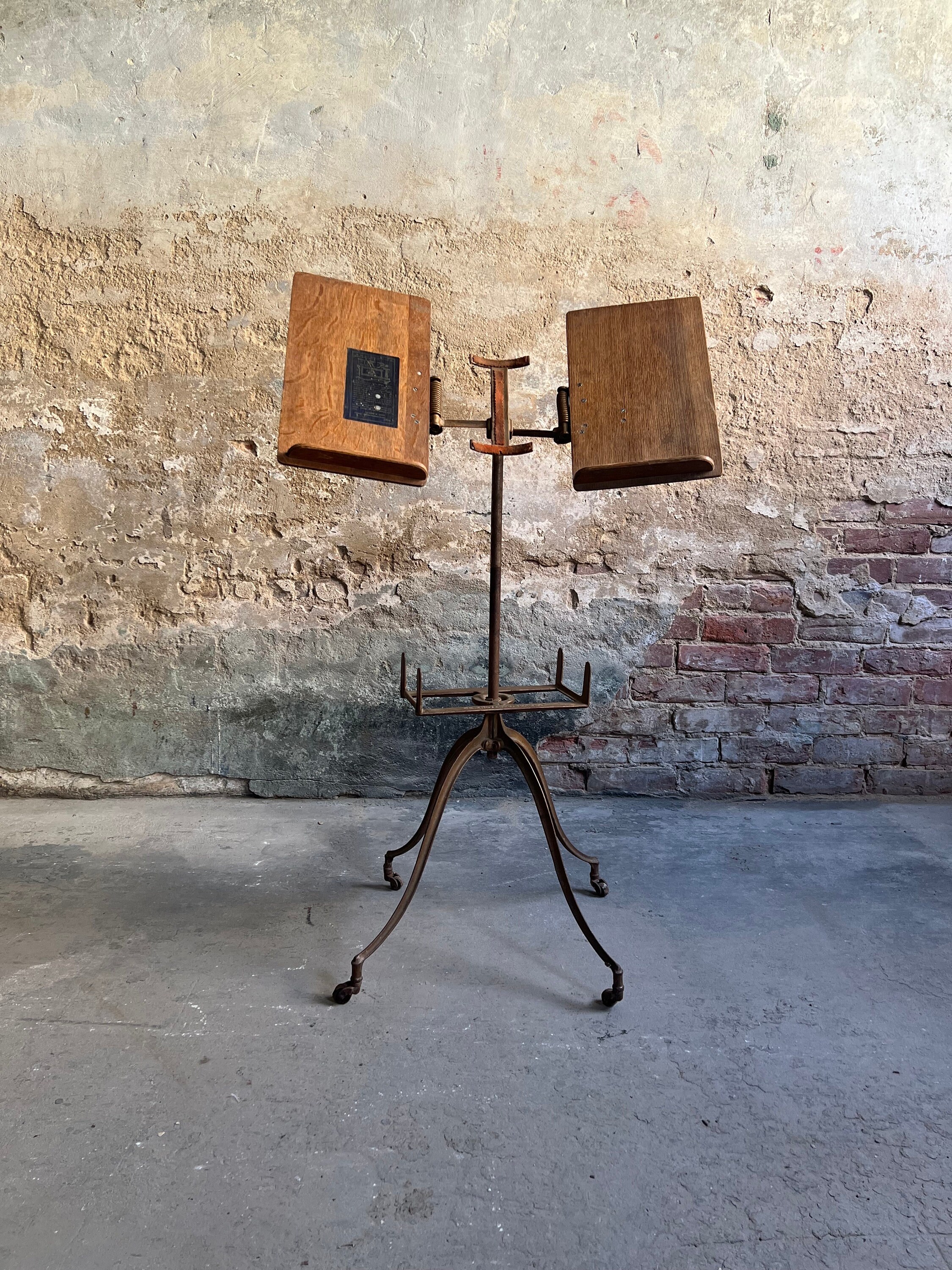 THE LITTLE WORK STAND NTS×The Arth Amazon.com: Hoctieon 3 Tier Console Table with Open Wood