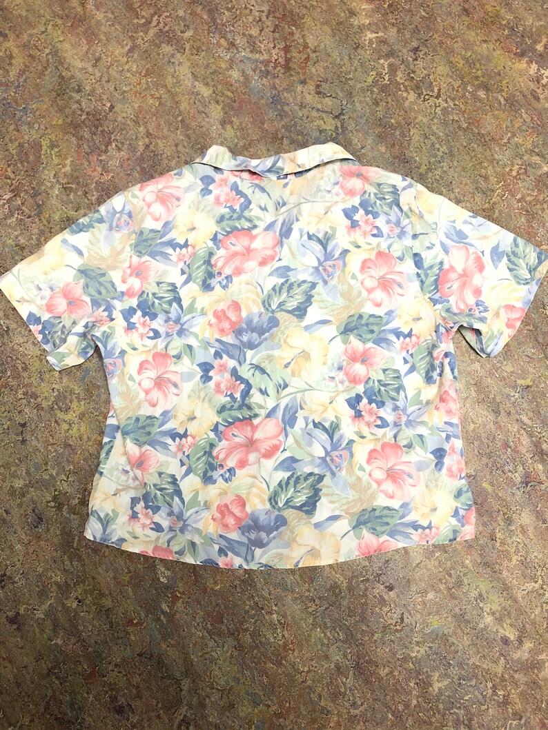 Cottagecore blouse hibiscus 80s pastel shirt 90s floral shirt short sleeve button down shirtladies oxford blouse pastel floral shirt