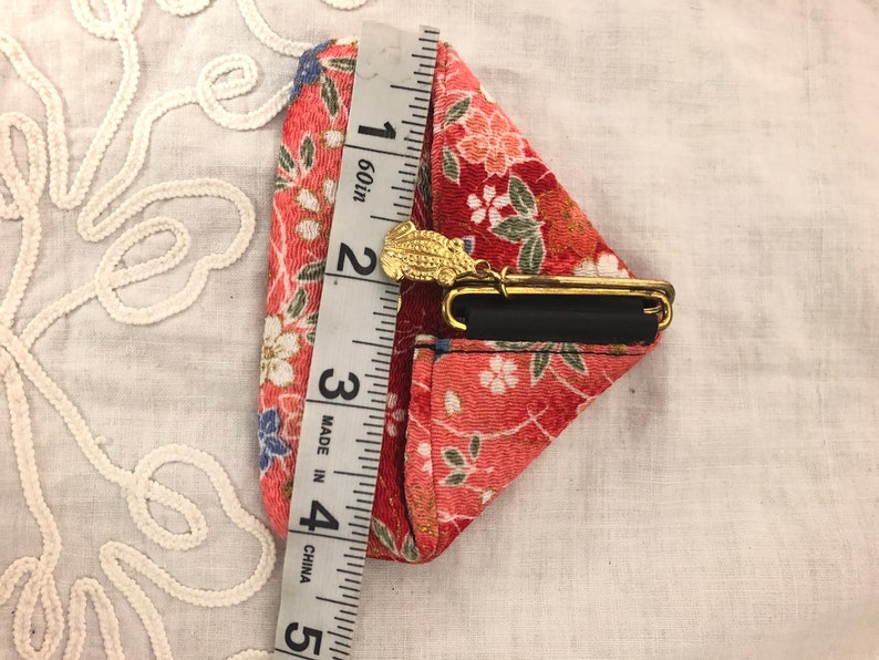 Vintage pink floral gold frog coin purse
