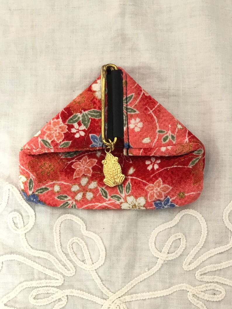 Vintage pink floral gold frog coin purse