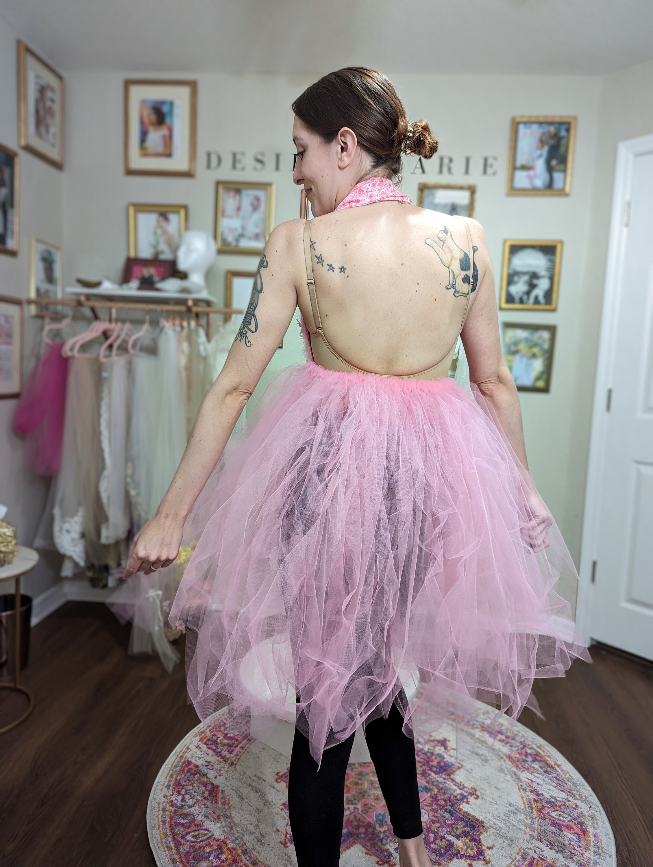 swan dress bjork You could never pull this swan dress off like Bjrk did at the Oscars 25  years ago. Perfect egg-ccessories!  #Bjrk #DancerInTheDark  #25thanniversary