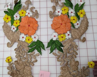 Apliques de encaje bordados con motivos florales, coral y amarillo, par
