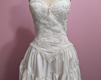 Vintage Lace Appliqué Mini Wedding Dress, Basque Waist, Sweetheart Neckline, Reception Gown