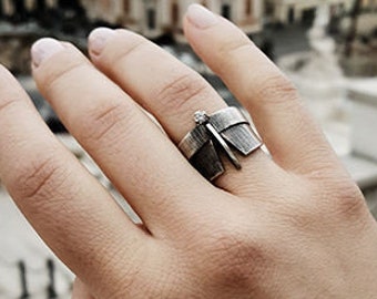 Statement Silver Ring, Contemporary Ring,Unique Ring,Silver Oxidized Ring,Soliter Ring,Black Ring with Stone,Big Ring,Bold Ring, Unisex Ring