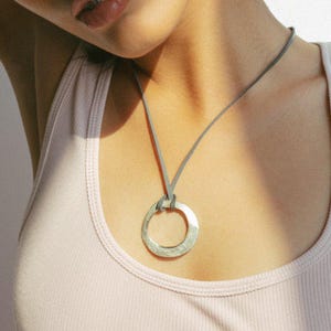 Collier Sol, Collier pendentif en argent, Collier en argent minimaliste, Collier asymétrique